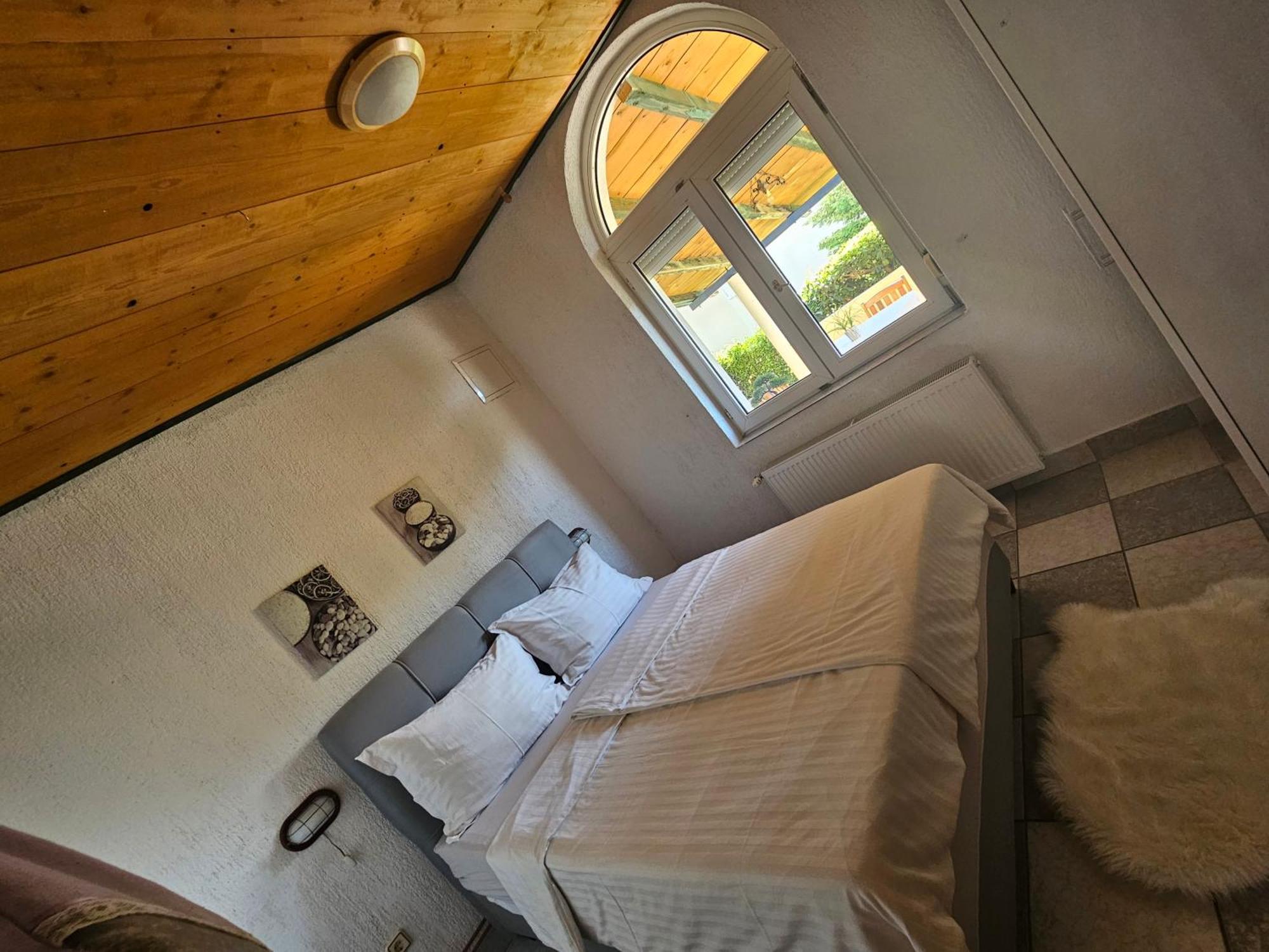 Apartmani Sanja Кленовица Экстерьер фото